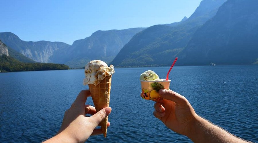 Ice cream beside Lake Hallstatt at Muk’s Schmankerl